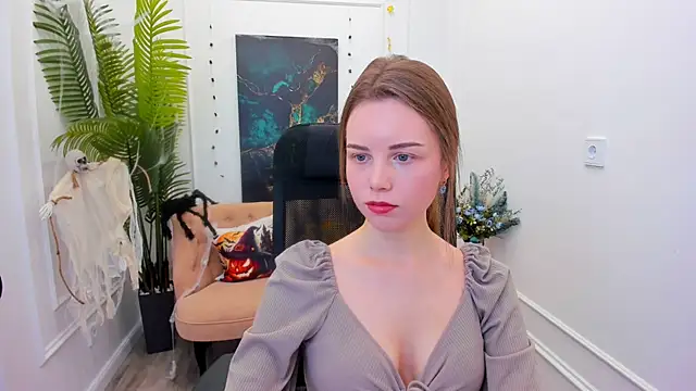 Snapshot of MileyWings chatting on 10/30/25, 11:33 MileyWings online show from 10/30/25, 11:33