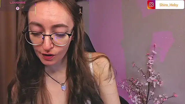 Snapshot of ShiroHeby chatting on 11/04/25, 01:54 ShiroHeby online show from 11/04/25, 01:54