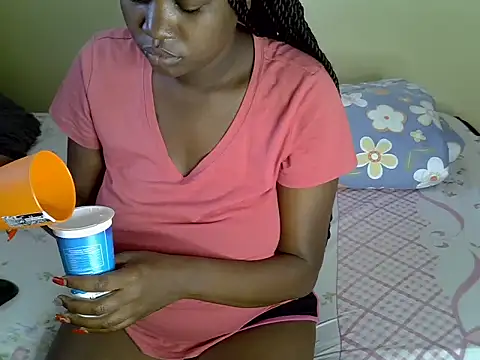 Snapshot of Sexiebony12 chatting on 02/09/26, 05:44 Sexiebony12 online show from 02/09/26, 05:44