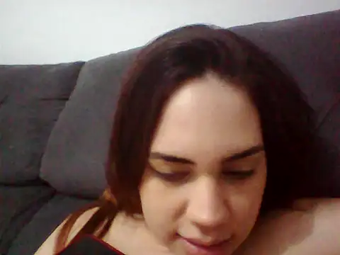 Julinha18 online show from 12/16/24, 04:34