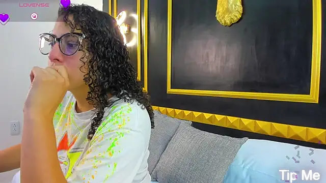 Snapshot of aixa_15 chatting on 09/30/25, 12:10 aixa 15 online show from 09/30/25, 12:10