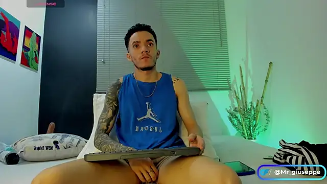 Tylergiuseppe  online show from 12/23/24, 11:28