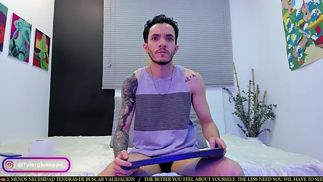 Tylergiuseppe  online show from 02/19/25, 09:36
