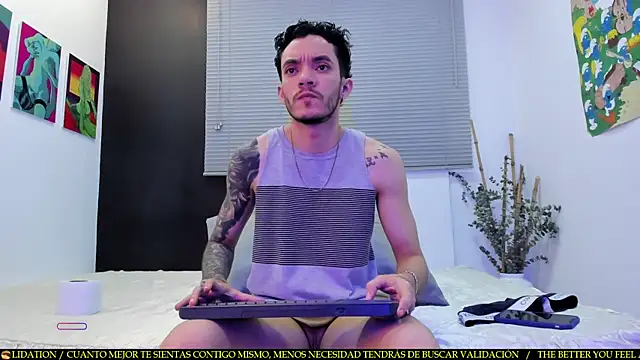 Tylergiuseppe  online show from 02/20/25, 12:41