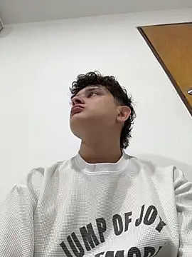 Snapshot of Nathan_Bluee chatting on 10/10/25, 11:31 Nathan Bluee online show from 10/10/25, 11:31