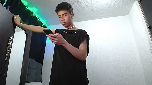 sexybat twink online show from 01/16/25, 11:48