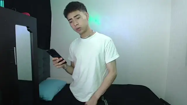 sexybat twink online show from 01/26/25, 02:41