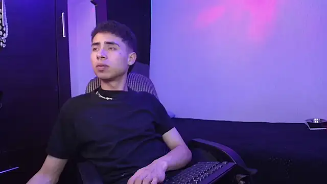 sexybat twink online show from 02/12/25, 12:27