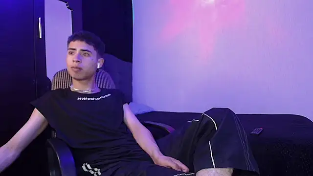 sexybat twink online show from 02/13/25, 11:37