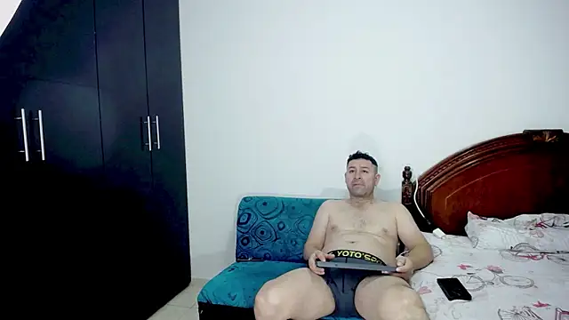 ambar jacksonn online show from 05/11/26, 04:04