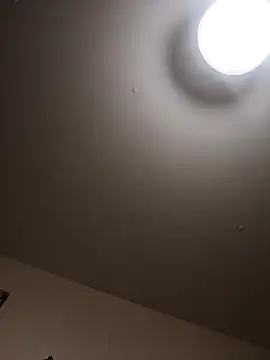 Snapshot of CaatHot chatting on 12/15/24, 12:29 CaatHot online show from 12/15/24, 12:29