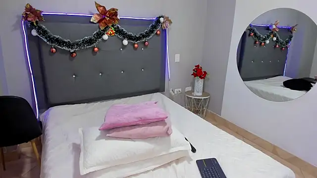 emma lye online show from 12/21/24, 03:03