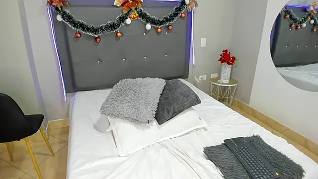 emma lye online show from 12/24/24, 03:05