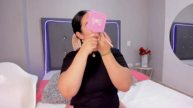 emma lye online show from 10/06/25, 09:23