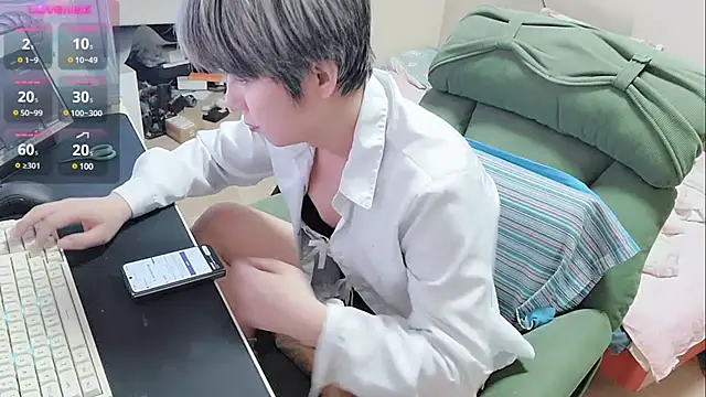 Snapshot of majlee2024 chatting on 03/20/25, 01:26 majlee2024 online show from 03/20/25, 01:26