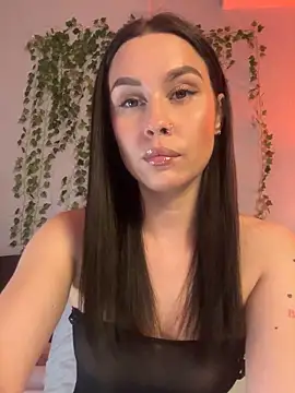 Snapshot of MiaNell chatting on 10/30/25, 09:59 MiaNell online show from 10/30/25, 09:59