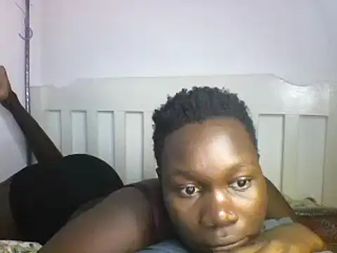 Snapshot of sexyqueen02 chatting on 12/29/24, 06:35 sexyqueen02 online show from 12/29/24, 06:35