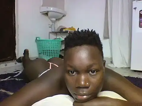 Snapshot of sexyqueen02 chatting on 02/07/25, 05:52 sexyqueen02 online show from 02/07/25, 05:52