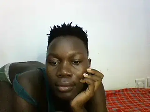 Snapshot of sexyqueen02 chatting on 02/10/25, 12:19 sexyqueen02 online show from 02/10/25, 12:19