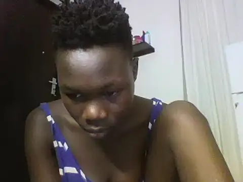 Snapshot of sexyqueen02 chatting on 02/18/25, 07:21 sexyqueen02 online show from 02/18/25, 07:21