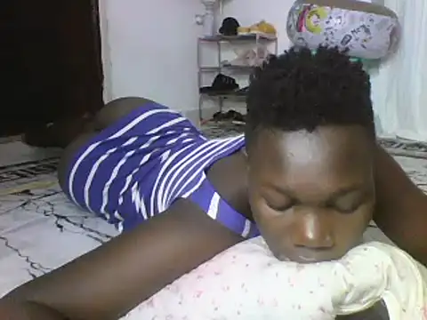 Snapshot of sexyqueen02 chatting on 02/19/25, 01:39 sexyqueen02 online show from 02/19/25, 01:39