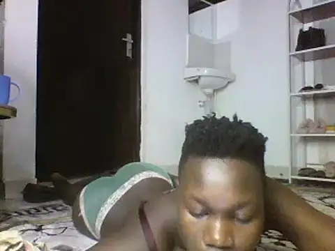 Snapshot of sexyqueen02 chatting on 02/26/25, 04:25 sexyqueen02 online show from 02/26/25, 04:25