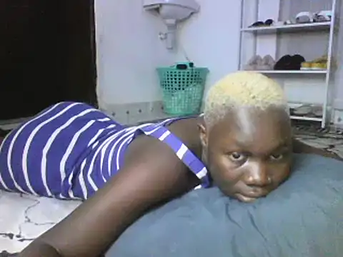 Snapshot of sexyqueen02 chatting on 03/03/25, 01:31 sexyqueen02 online show from 03/03/25, 01:31