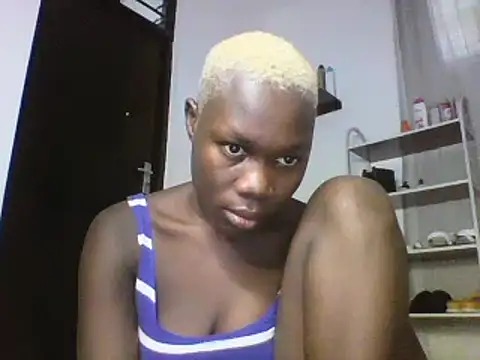 Snapshot of sexyqueen02 chatting on 03/03/25, 07:10 sexyqueen02 online show from 03/03/25, 07:10