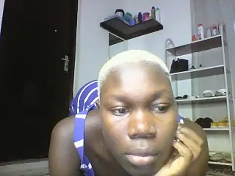 Snapshot of sexyqueen02 chatting on 03/04/25, 01:55 sexyqueen02 online show from 03/04/25, 01:55