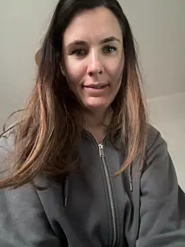 Sara darling online show from 12/09/24, 09:39