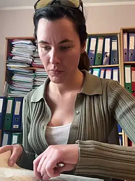 Sara darling online show from 03/12/25, 11:42