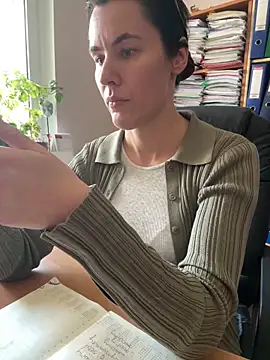 Sara darling online show from 03/19/25, 12:23