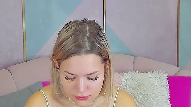 LIA KITTY online show from 12/03/24, 07:10