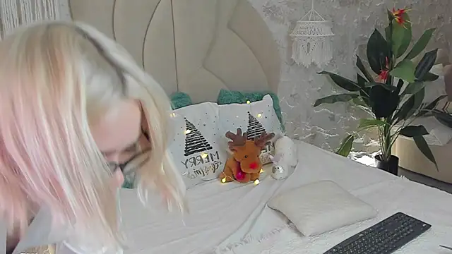 LIA KITTY online show from 12/29/24, 07:50
