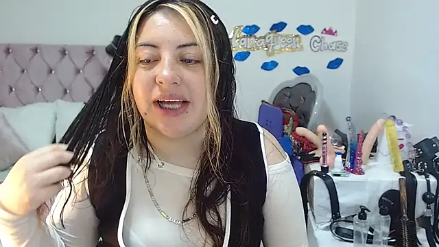 lanaqueen699 online show from 12/24/24, 12:22