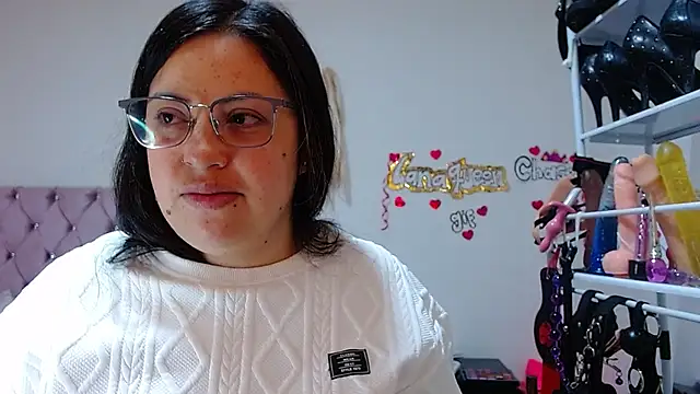 Snapshot of lanaqueen699 chatting on 10/06/25, 12:24 lanaqueen699 online show from 10/06/25, 12:24