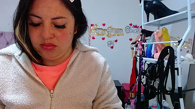 Snapshot of lanaqueen699 chatting on 10/15/25, 12:27 lanaqueen699 online show from 10/15/25, 12:27