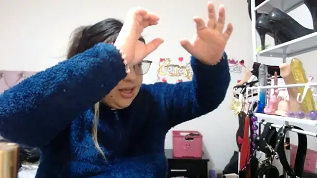 Snapshot of lanaqueen699 chatting on 11/04/25, 12:15 lanaqueen699 online show from 11/04/25, 12:15