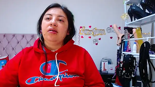 Snapshot of lanaqueen699 chatting on 12/15/25, 12:31 lanaqueen699 online show from 12/15/25, 12:31