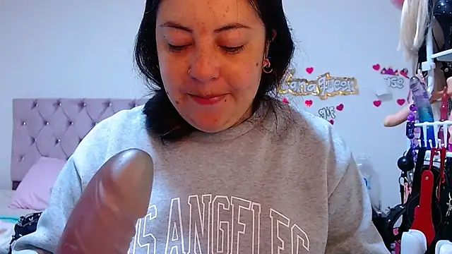 Snapshot of lanaqueen699 chatting on 04/01/26, 12:17 lanaqueen699 online show from 04/01/26, 12:17