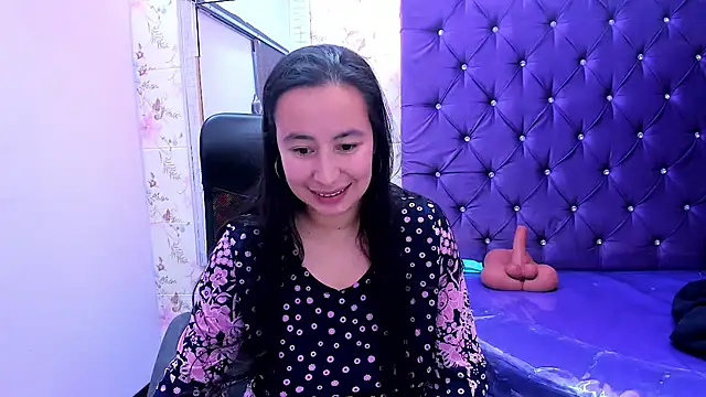 NaomyPrinces online show from 06/17/26, 02:18