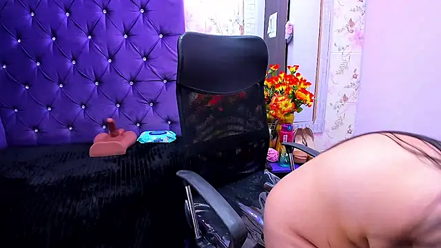 NaomyPrinces online show from 06/25/26, 02:10