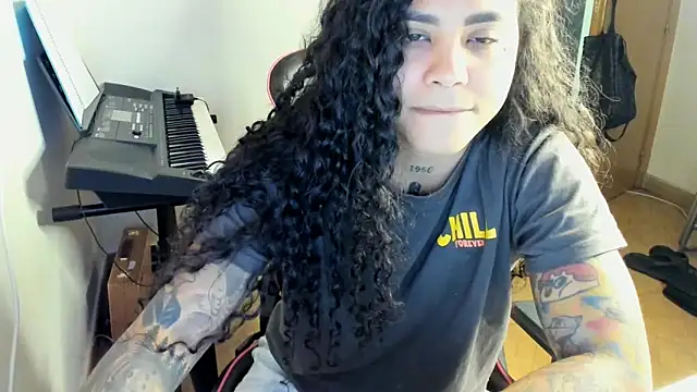 Snapshot of Ama_music chatting on 10/09/25, 07:28 Ama music online show from 10/09/25, 07:28