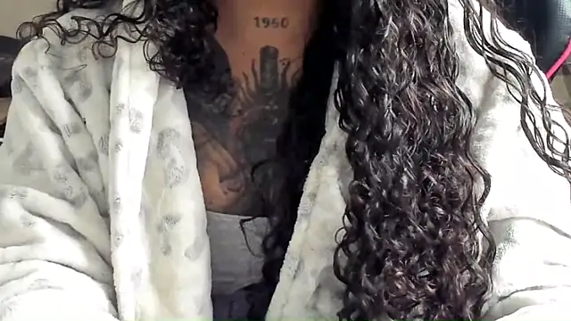 Snapshot of Ama_music chatting on 12/03/25, 11:30 Ama music online show from 12/03/25, 11:30