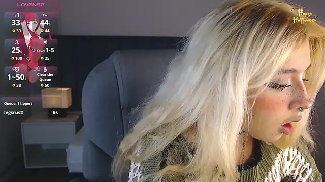 Snapshot of april_bunnyy chatting on 11/05/25, 09:04 april bunnyy online show from 11/05/25, 09:04