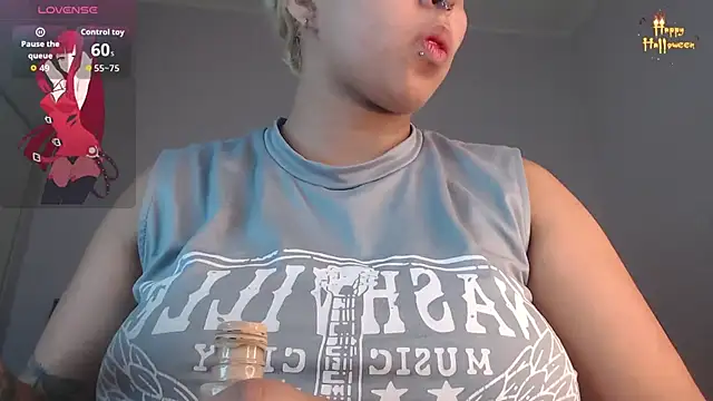 Snapshot of april_bunnyy chatting on 11/07/25, 05:13 april bunnyy online show from 11/07/25, 05:13