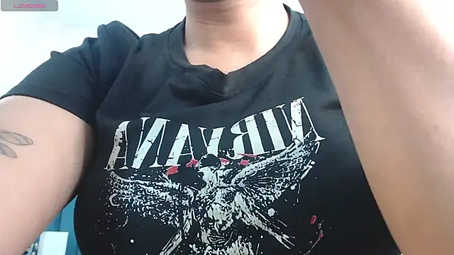 Snapshot of april_bunnyy chatting on 11/25/25, 07:14 april bunnyy online show from 11/25/25, 07:14