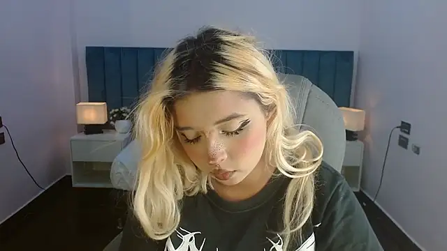 april bunnyy online show from 07/28/26, 07:39