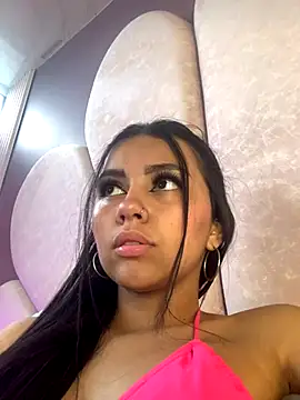 Snapshot of Larabrooks chatting on 09/16/25, 05:58 Larabrooks online show from 09/16/25, 05:58