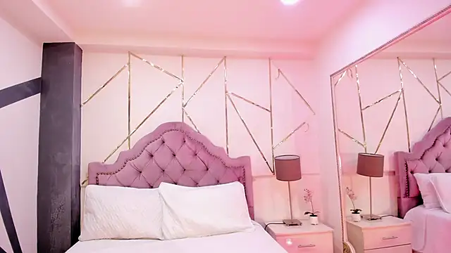 Melany Luv online show from 12/17/24, 08:32